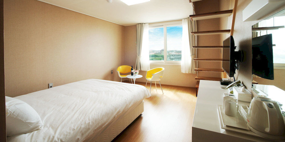 Hotel Ciel Bleu Jeju Bagian luar foto