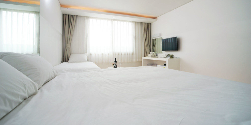 Hotel Ciel Bleu Jeju Bagian luar foto